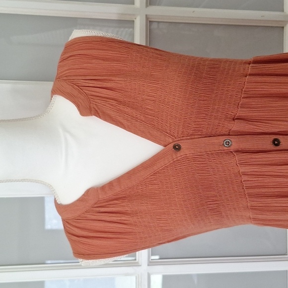 Knox Rose Sleeveless Smocked Button-Front Dress - Picture 7 of 14